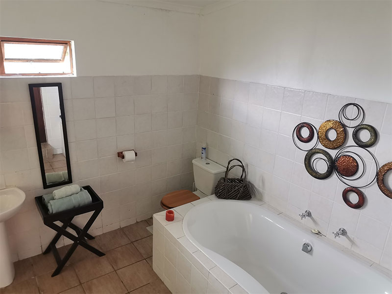 Room-2-Bathroom-Resize-(1)